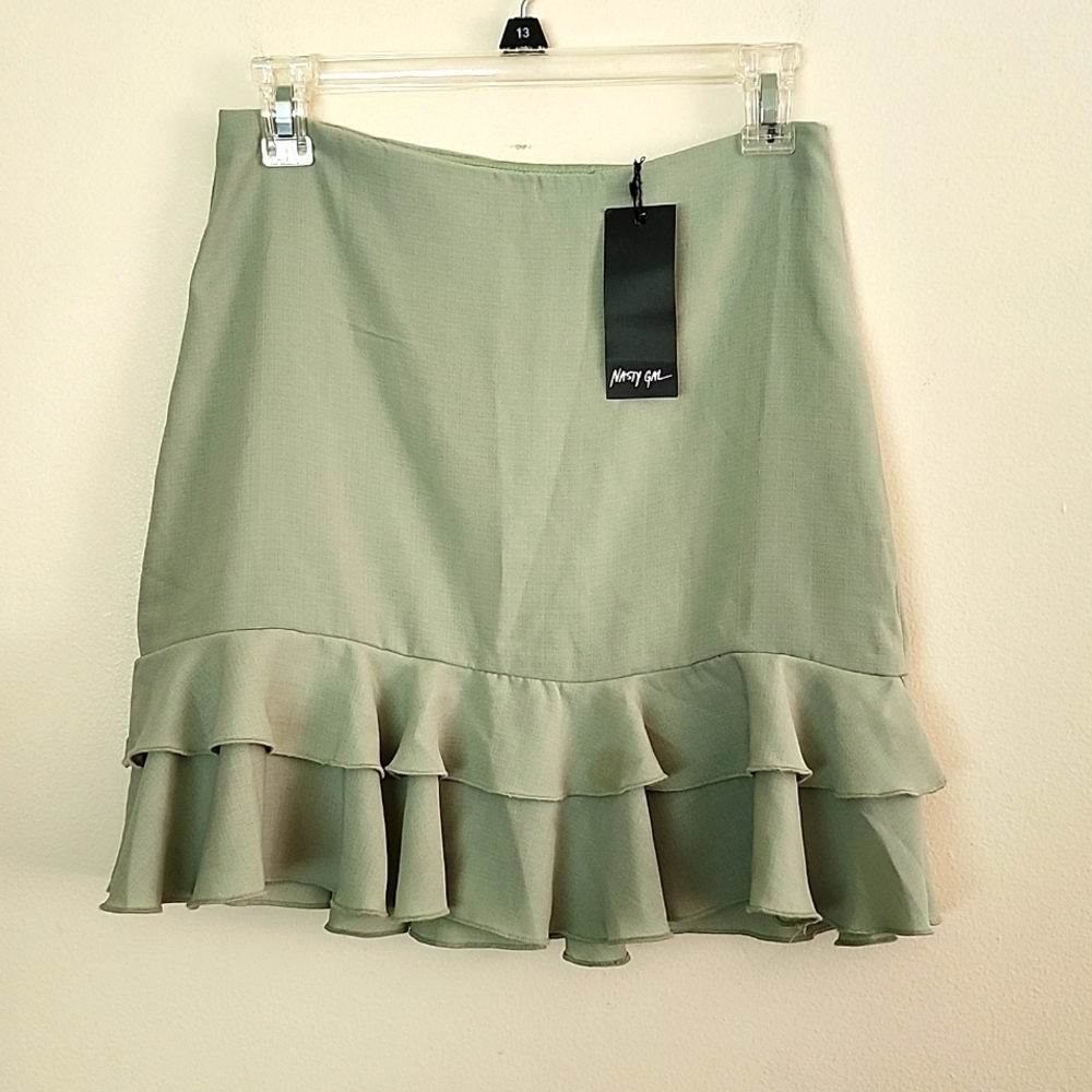 Nasty girl sage green ruffle hem mini skirt women's size 2